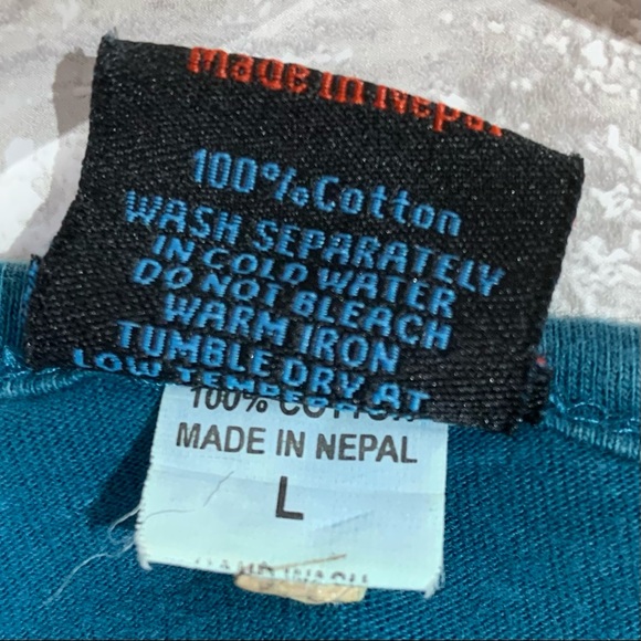 Hand Crafted in Nepal Women's Large Textured Bohemian Long Sleeve Top. Floral - Picture 7 of 7